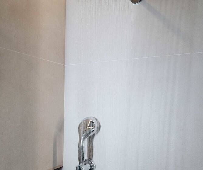 غرفة قياسية, Sandom