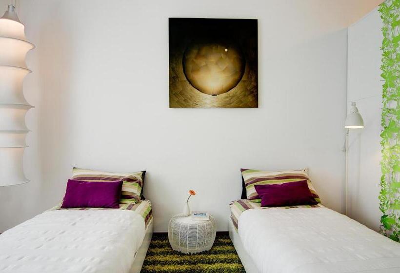 スタンダードスタジオ, Porta Garibaldi