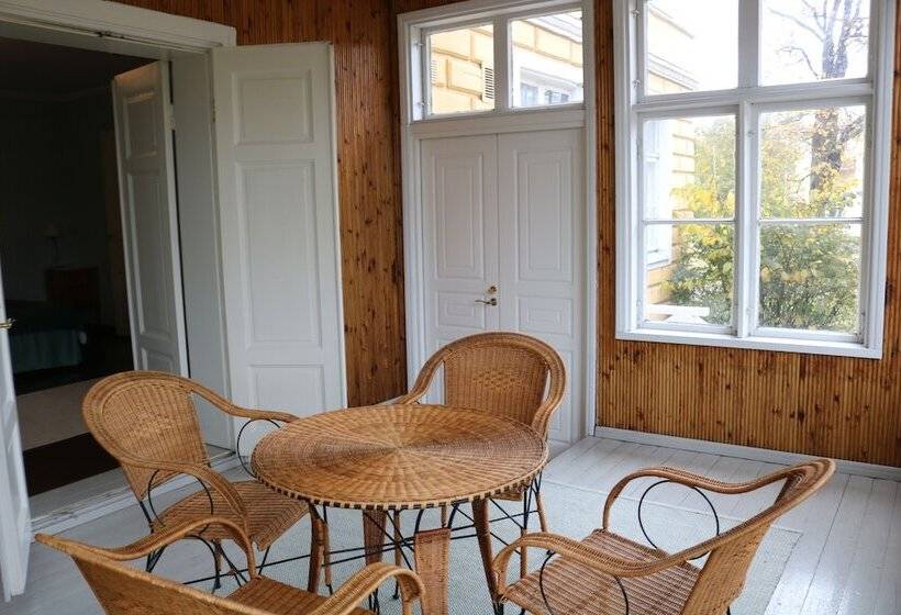 Люкс, Tehtaan Hotelli