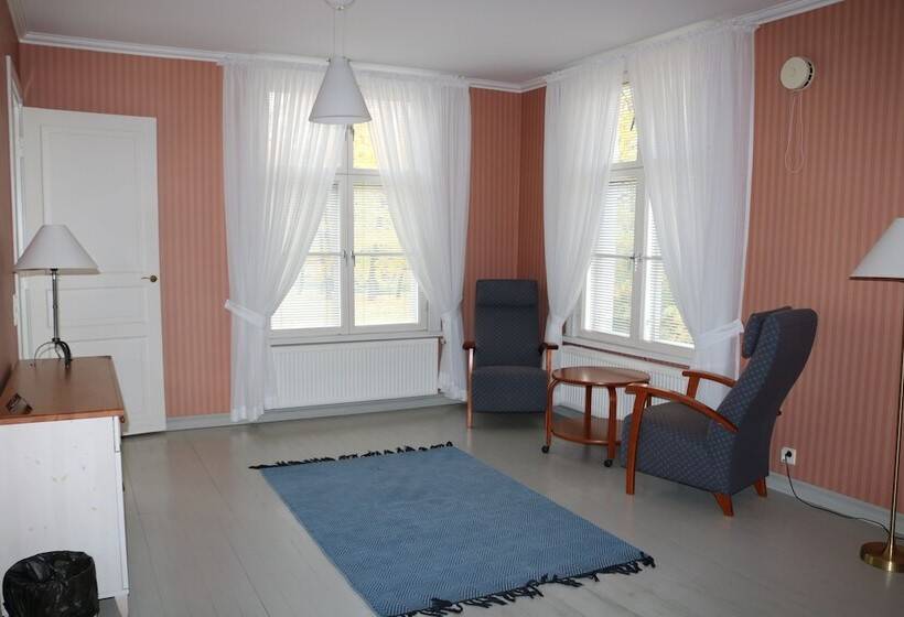 Люкс, Tehtaan Hotelli