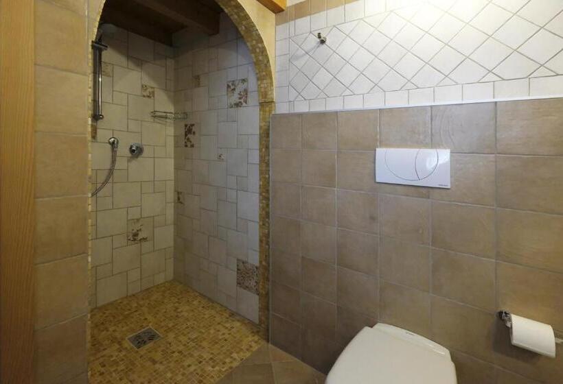 غرفة دوبلكس, Corte Di Tosina