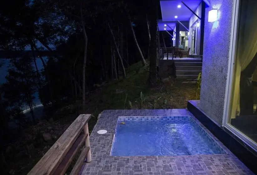 デラックスバンガロー, Pearl Beach Resort & Spa