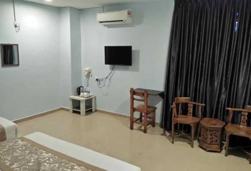 اتاق استاندارد سه نفره, Tiong Hua