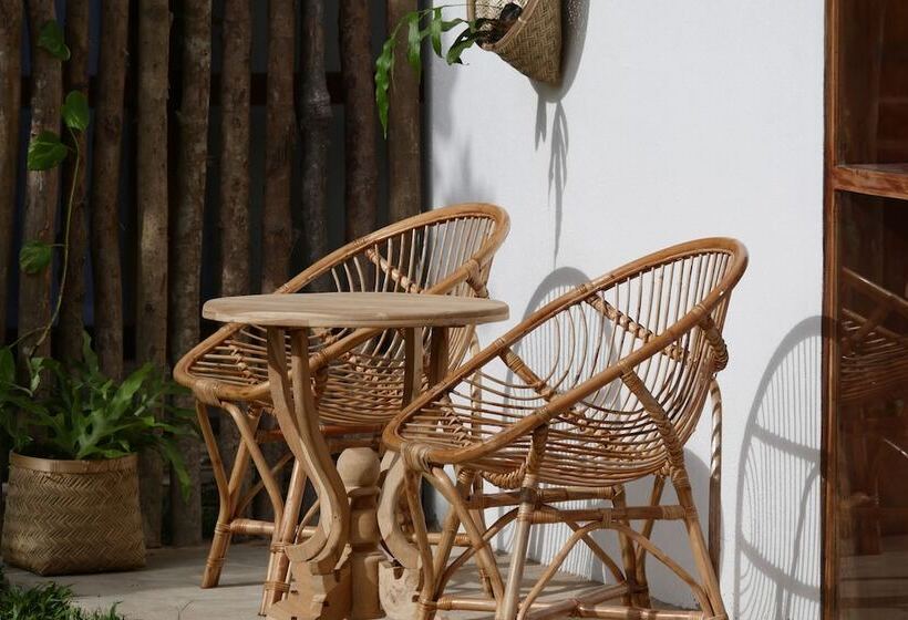 디럭스 트리플 룸, The Nuga House