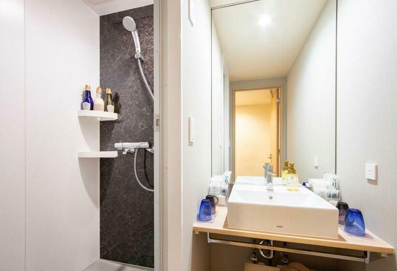 Quarto Estandar Comunicado, Karaksa Hotel Tokyo Station