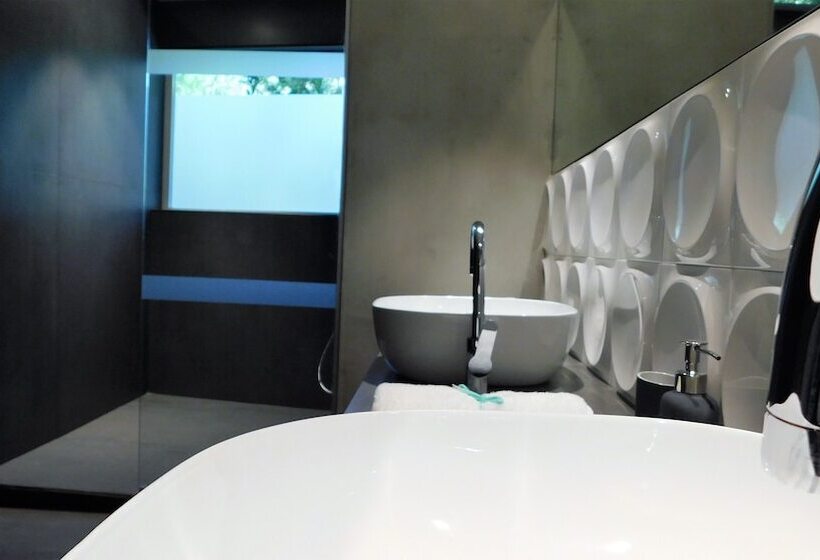 Superior suite with garden view, 101 Adrianou Apartments