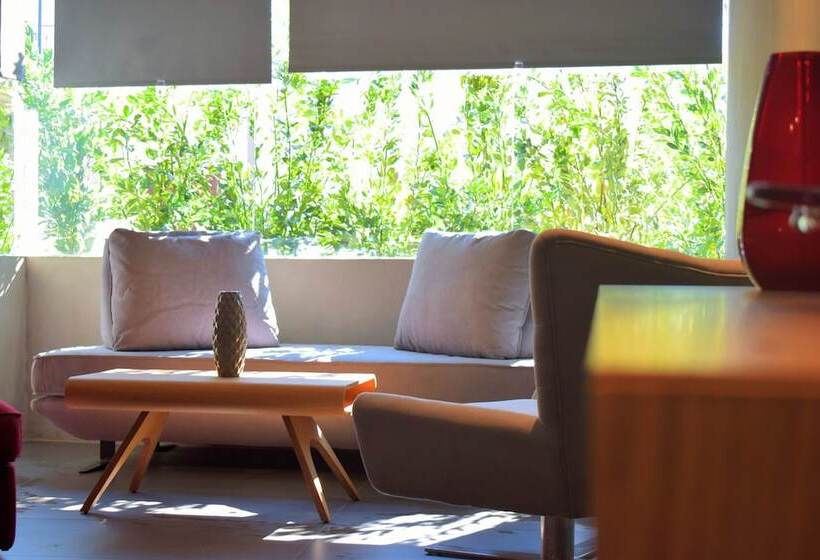 Superior suite with garden view, 101 Adrianou Apartments