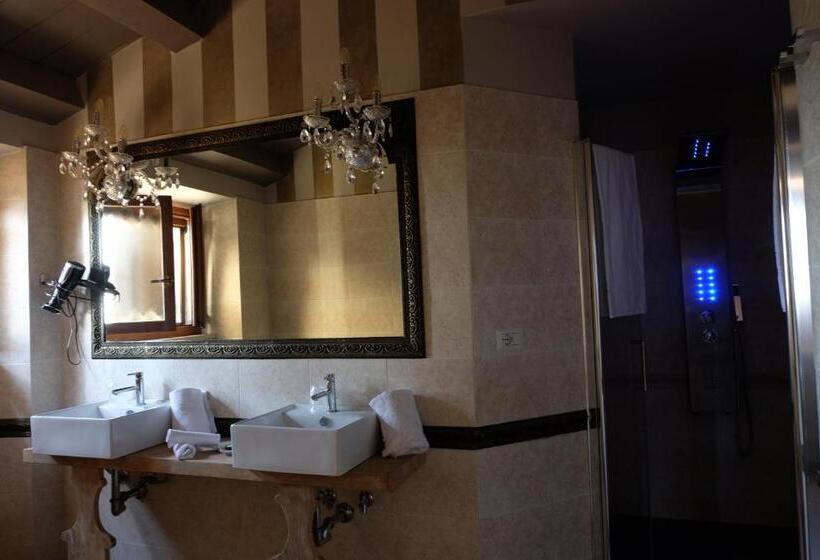 חדר דלוקס עם מרפסת, La Rocca Guest House & Spa