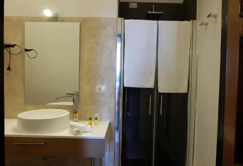 اتاق سوپریور با بالکن, La Rocca Guest House & Spa