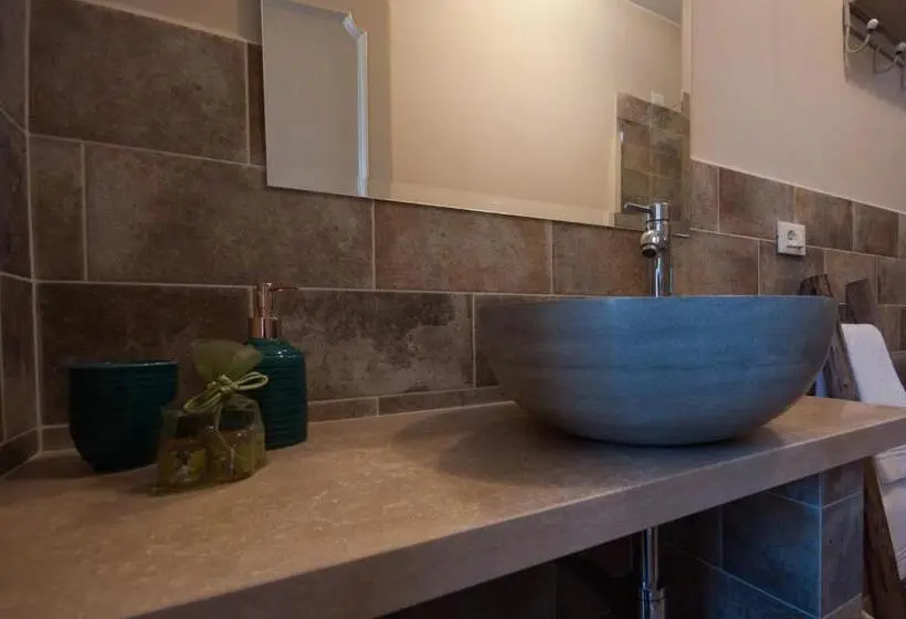 اتاق استاندارد, Bed & Breakfast Corte Toro