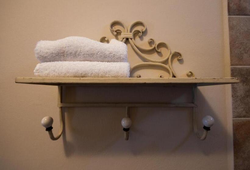 اتاق استاندارد, Bed & Breakfast Corte Toro