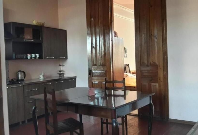 اتاق استاندارد با چشم‌انداز باغ, Cozy Home