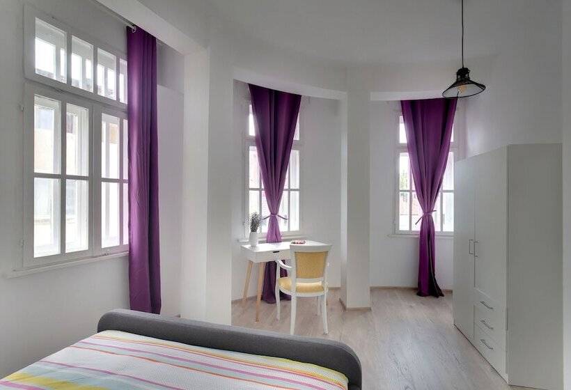 اتاق لوکس با چشم‌انداز شهر, Hostel Musala