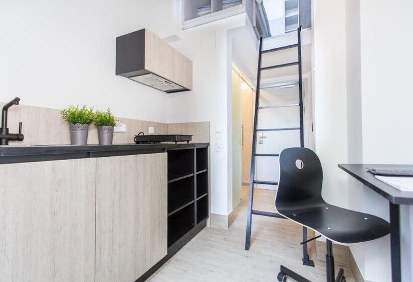 スタンダードシングルルーム, Hostel Kampus