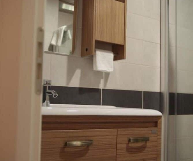 اتاق لوکس, Venetian