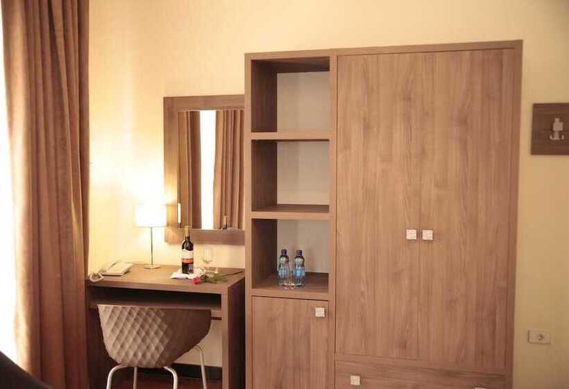 اتاق لوکس, Venetian