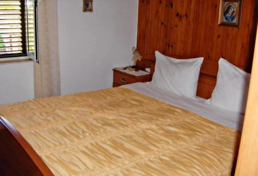 اتاق استاندارد, Guest House Roza