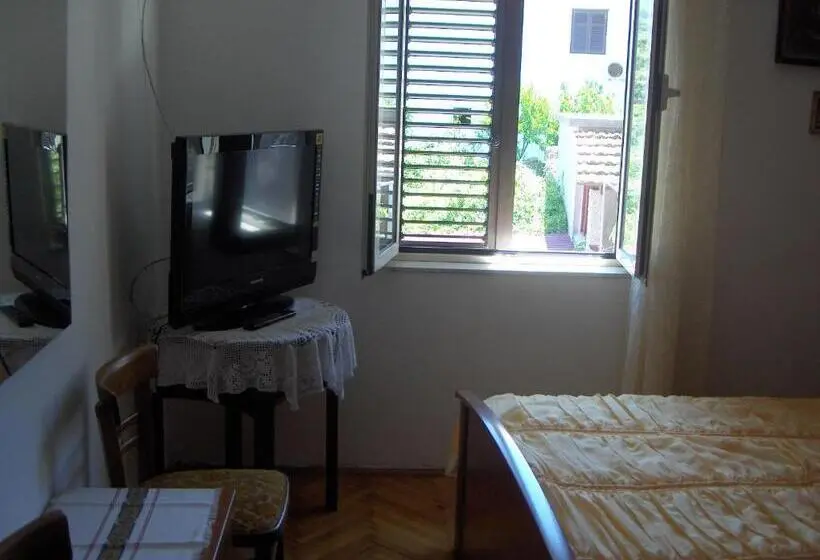 اتاق استاندارد, Guest House Roza