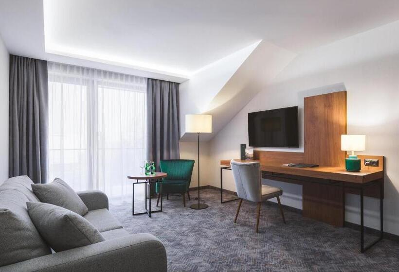 דירת חדר, Green Mountain 5