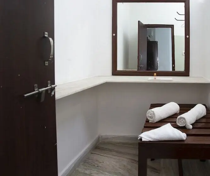デラックスルーム, Narayan Niwas Resort