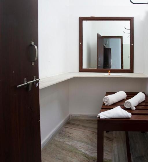 חדר דחוקס עם מיטת קינג, Narayan Niwas Resort