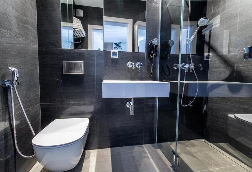 デラックストリプルルーム, Port 21 Pura Pool & Design Hotel   Adults Only