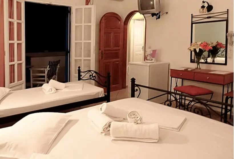 Triple Room Sea View, Posidonion