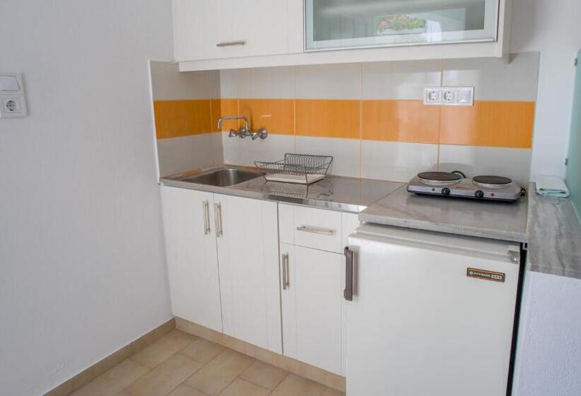 标准三人间, Kirki Rooms