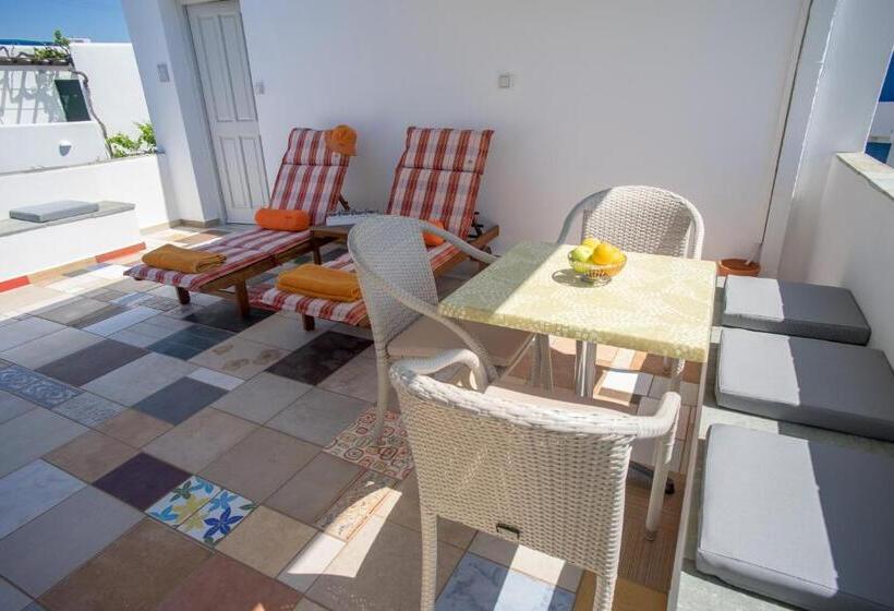 带露台的高档房间, Kirki Rooms