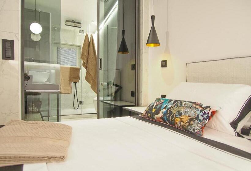 جناح مطل على المدينة, La Vita E Bella Ii