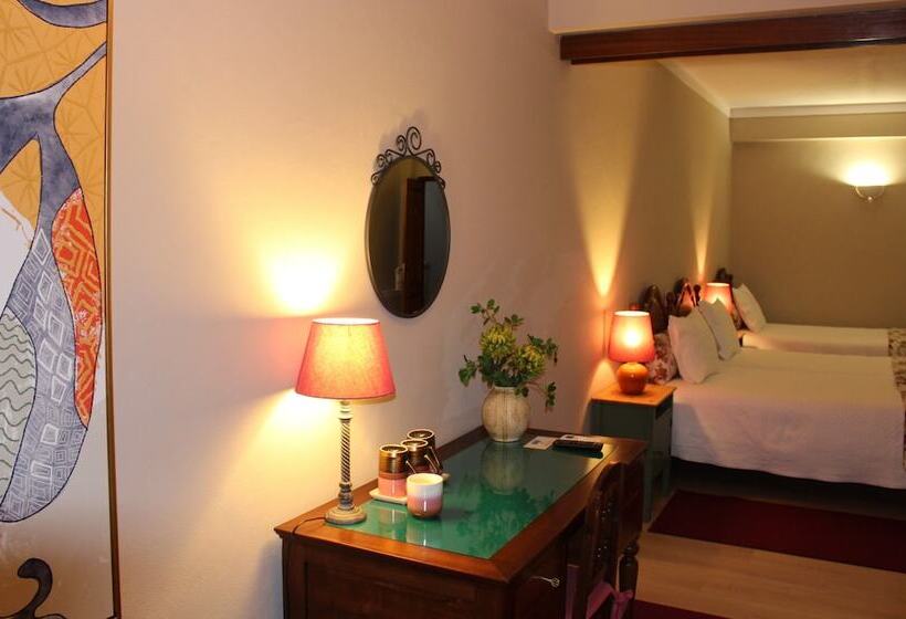 غرفة قياسية ثلاثية, Casal Da Viúva