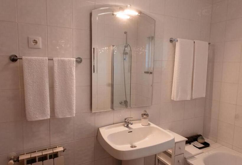 غرفة قياسية, Casal Da Viúva