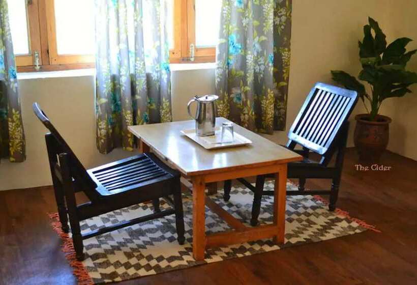 غرفة كلاسيكية سرير مزدوج, The Cider