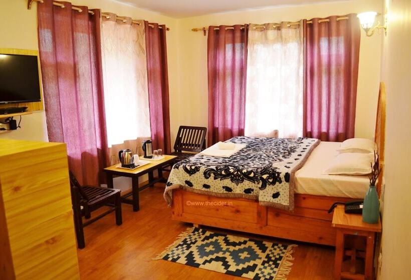 غرفة كلاسيكية سرير مزدوج, The Cider