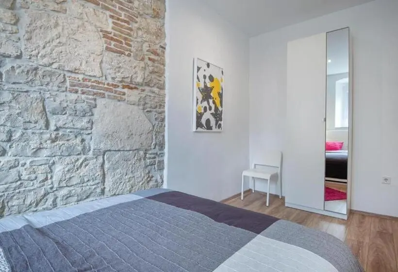 1ベッドルームアパートメント, Top Center Rooms & Studio