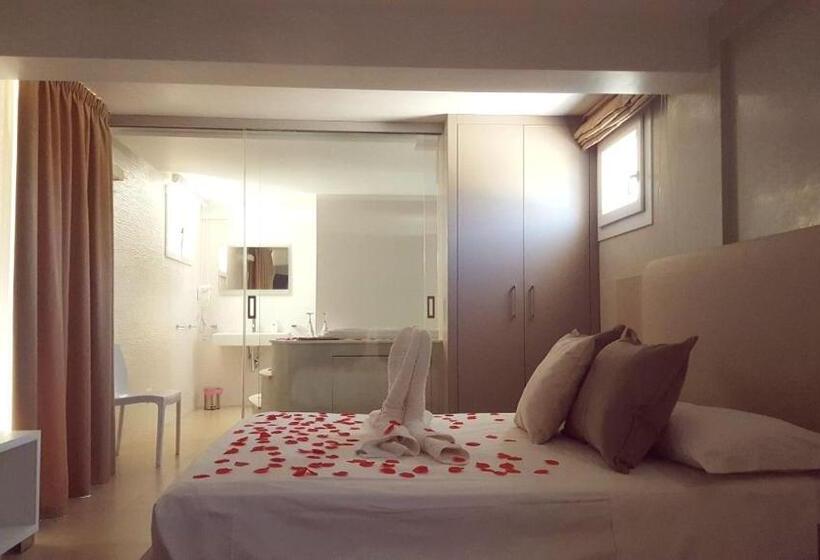 スタンダードスタジオ, Ungaretti Resort