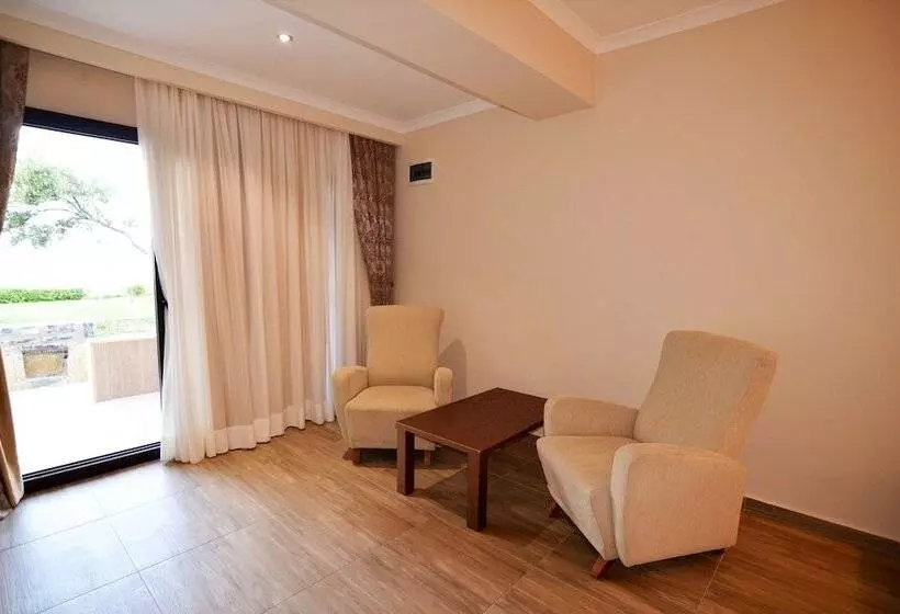 Habitació Deluxe, Azka
