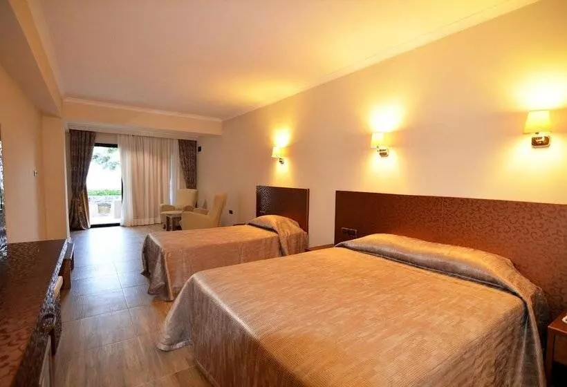 Habitació Deluxe, Azka