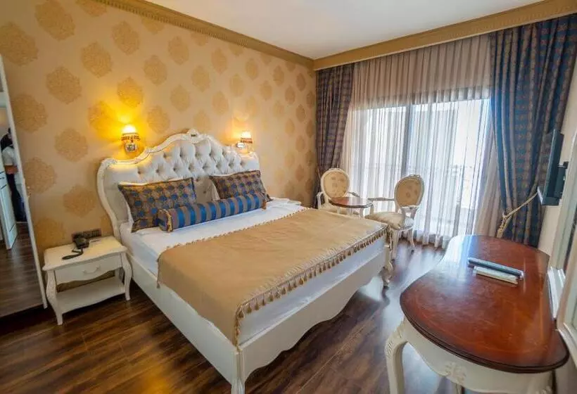 Suite amb Vistes, Azka