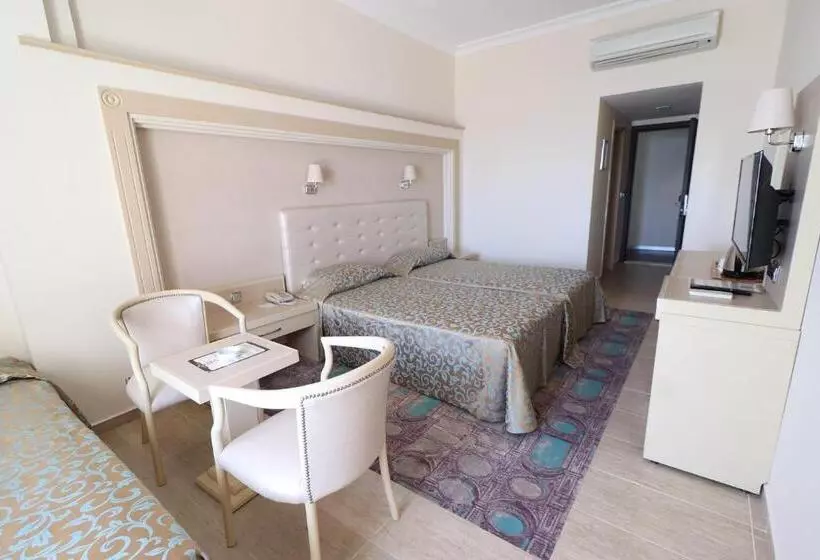 Habitació Deluxe, Azka