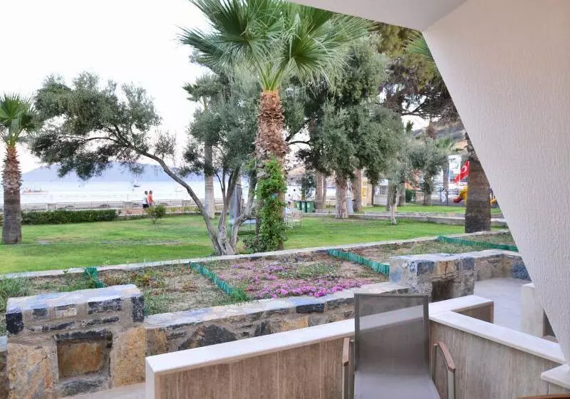 Habitació Deluxe Vista Jardí, Azka