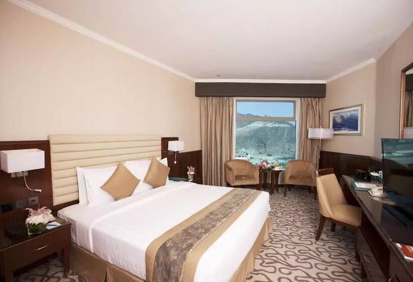 キングサイズベッドのデラックスルーム, Oceanic Khorfakkan Resort & Spa