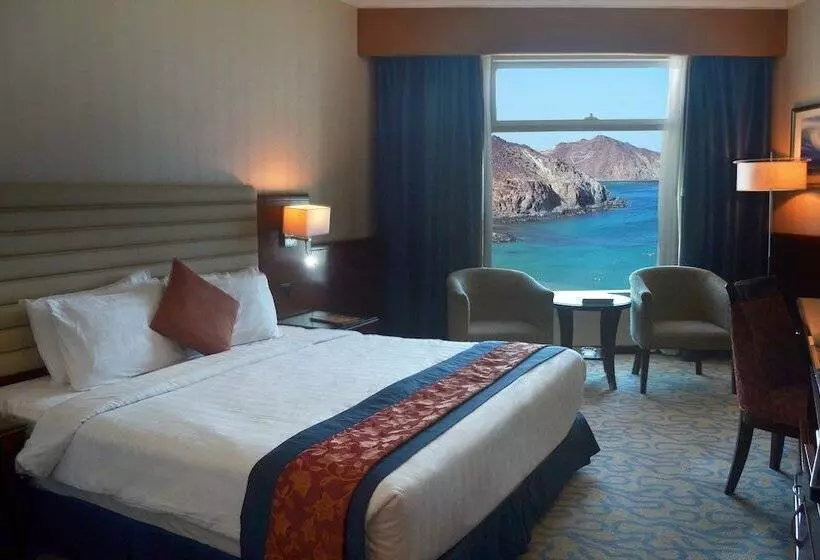 キングサイズベッドのデラックスルーム, Oceanic Khorfakkan Resort & Spa