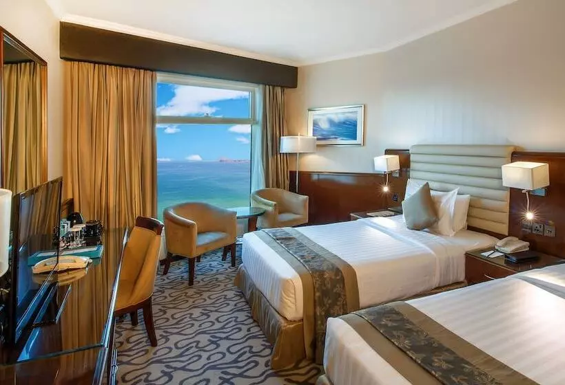 片側に海が見えるデラックスルーム, Oceanic Khorfakkan Resort & Spa