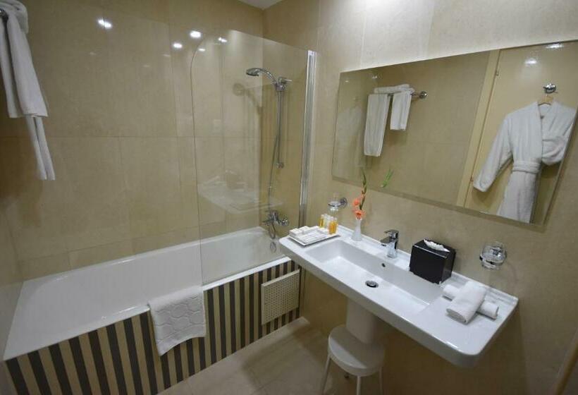 اتاق لوکس با چشم‌انداز باغ, Verdi Tunis Beach Resort