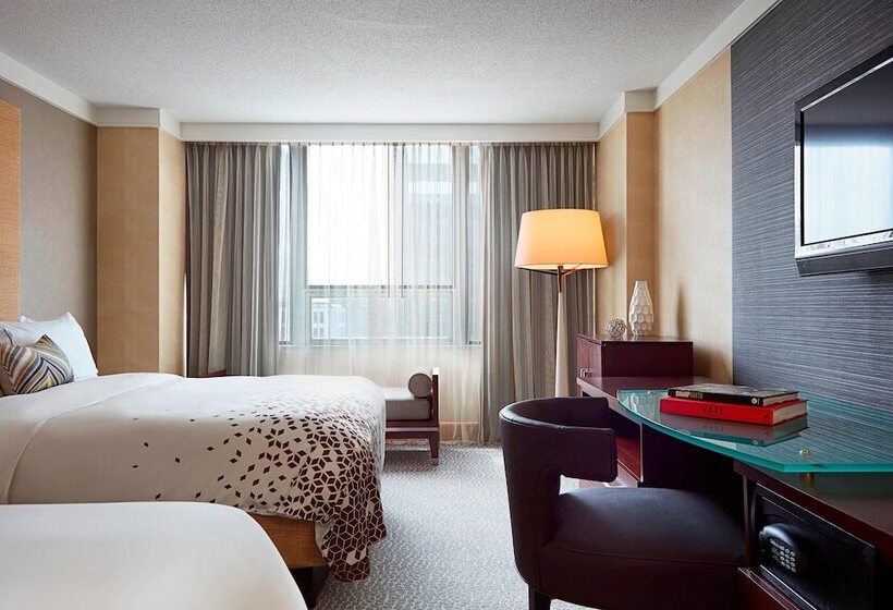 סוויטה, Renaissance Columbus Downtown