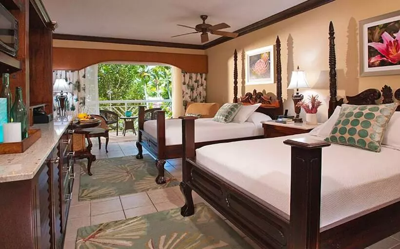 اتاق لوکس با تخت بزرگ, Beaches Turks And Caicos Resort Villages And Spa All Inclusive
