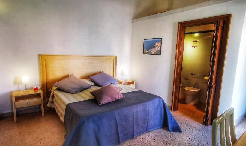 Comfort room with terrace, Casina Raho B&b