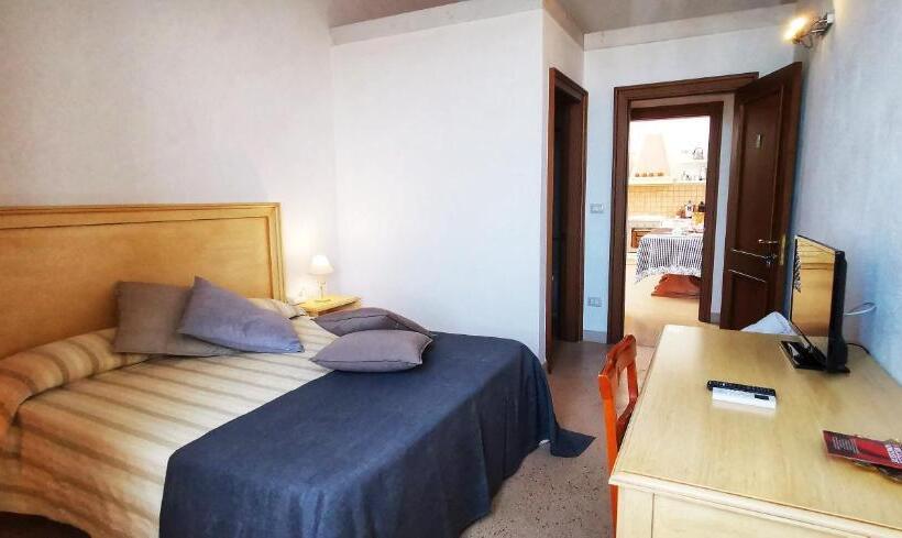 标准三人间, Casina Raho B&b