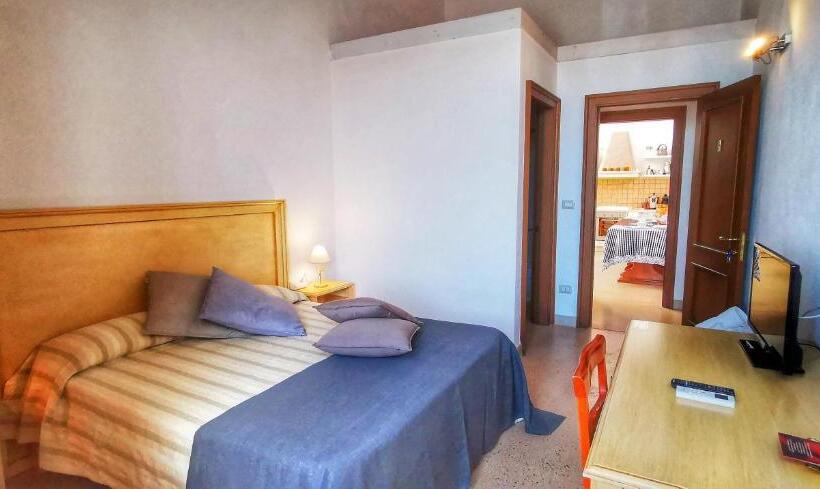 标准三人间, Casina Raho B&b